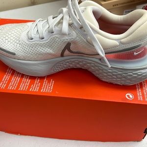 Brand new Nike Zoomx Invincible run FK.